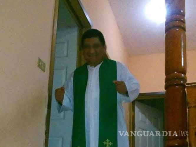 $!Intentan linchar a párroco tras descubrir romance con adolescente en Tabasco