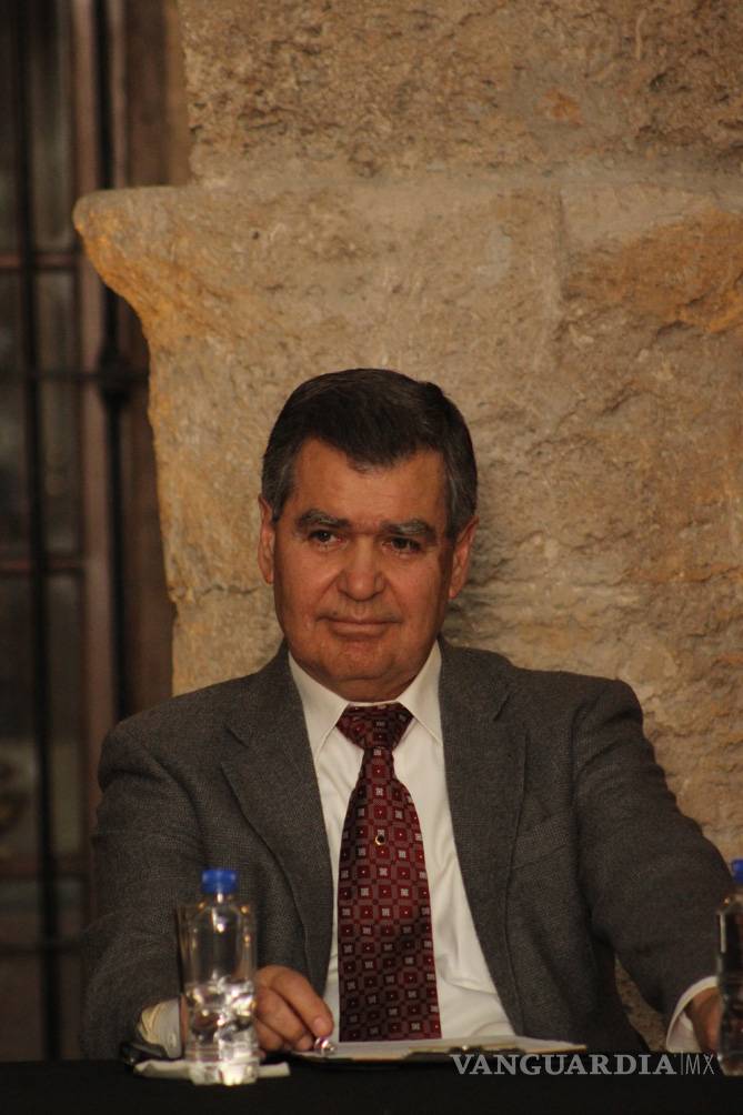 $!Analiza los cimientos de la fe católica en libro