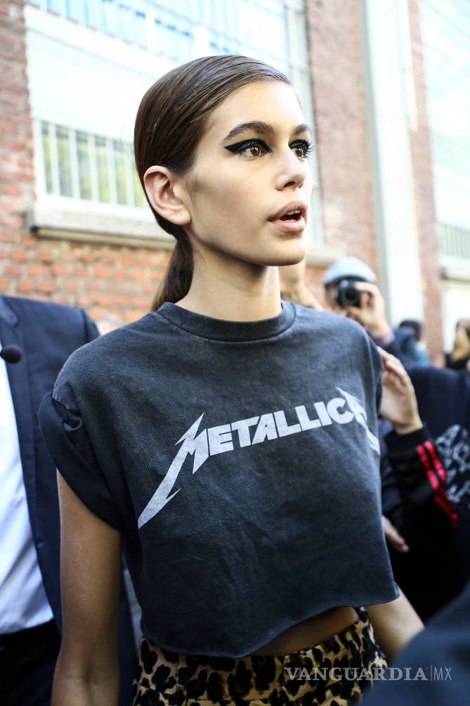 $!Fanáticos se preocupan por la delgadez de la hija de Cindy Crawford