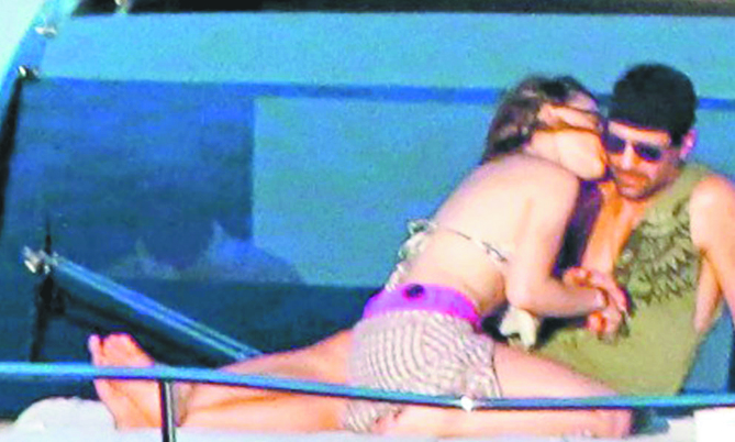 $!Belinda y el millonario Criss Angel divulgan imágenes de romance