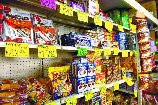 Aumenta en temporada navideña ventas en dulcerías de Saltillo