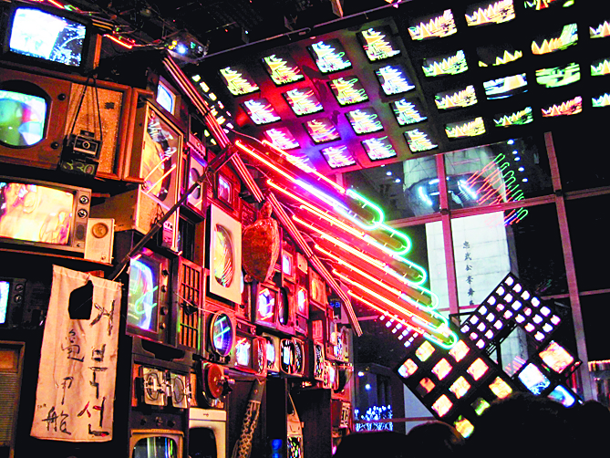 $!Nam June Paik: Technochamán intercultural