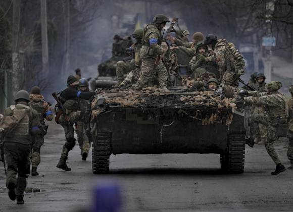 Rusia y Ucrania comienzan intercambio de prisioneros en la primera fase de acuerdo