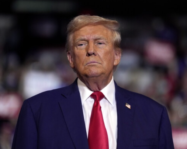 “El presidente Trump ha dejado claro que Irán no puede sabotear la libre circulación del tráfico marítimo en el estrecho”, declaró la Casa Blanca.
