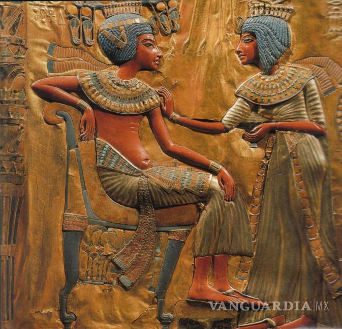 $!Representación mural en color y en relieve de una escena faraónica de una de las dinastías del Antiguo Egipto.