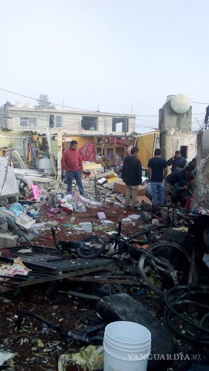 $!Explota polvorín clandestino en Tultepec; mueren papá y bebé de dos años