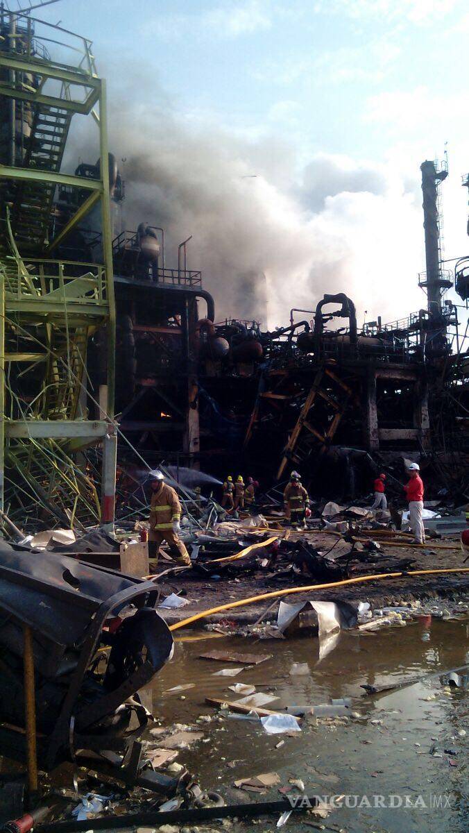 $!Explosión en planta petroquímica Pajaritos deja 3 muertos y 136 heridos (FOTOS)