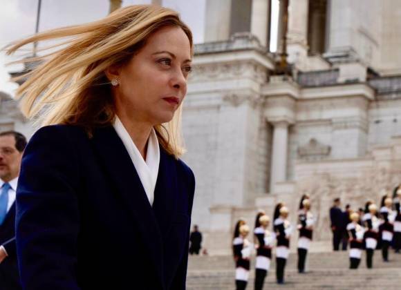 Conmemora Italia 80 años de liberación del fascismo entre el ‘Bella Ciao’ y luto por el papa Francisco