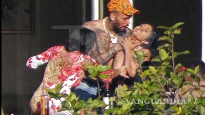 $!Captan a Chris Brown estrangulando a mujer