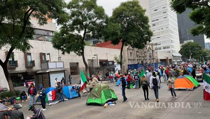 $!Plantón anti AMLO va hasta Paseo de la Reforma; piden ingresar al Zócalo