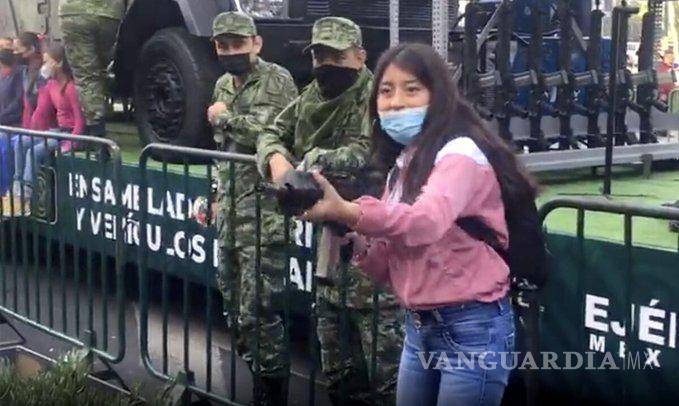 $!Arrestaron a soldados por prestar armas a civiles durante desfile de la Independencia