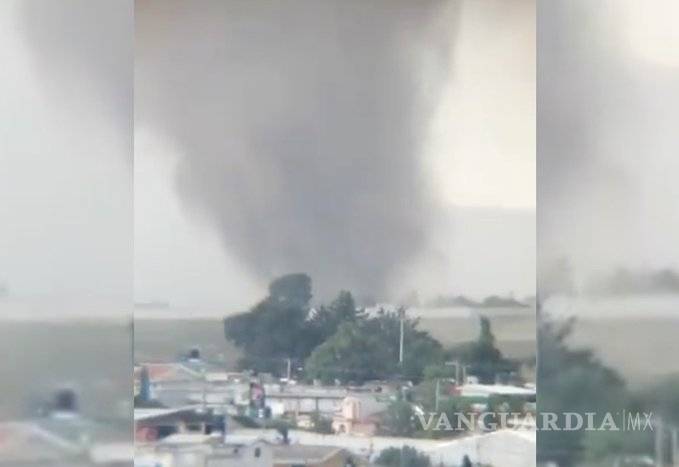 $!Tornado de agua sorprende en Puebla (video)
