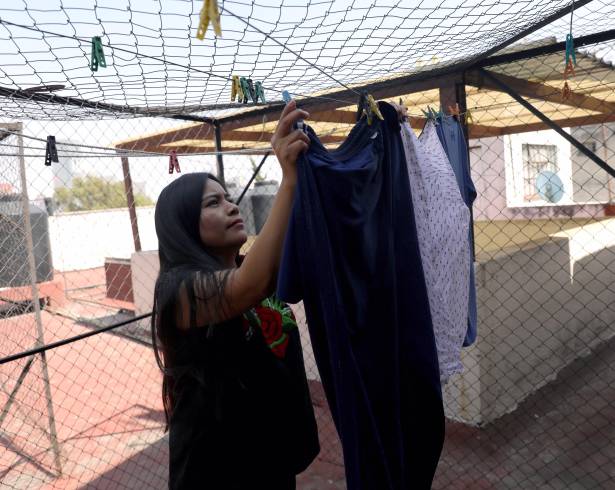 El no reconocimiento de los trabajos de cuidado limita las horas que disponen las mujeres y niñas para el aprendizaje, el ocio y el descanso.
