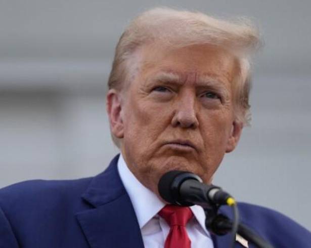 Las declaraciones de Trump se producen antes de las conversaciones previstas entre los líderes estadounidenses e iraníes en Islamabad , donde mediadores paquistaníes facilitarán las negociaciones para poner fin a la guerra.