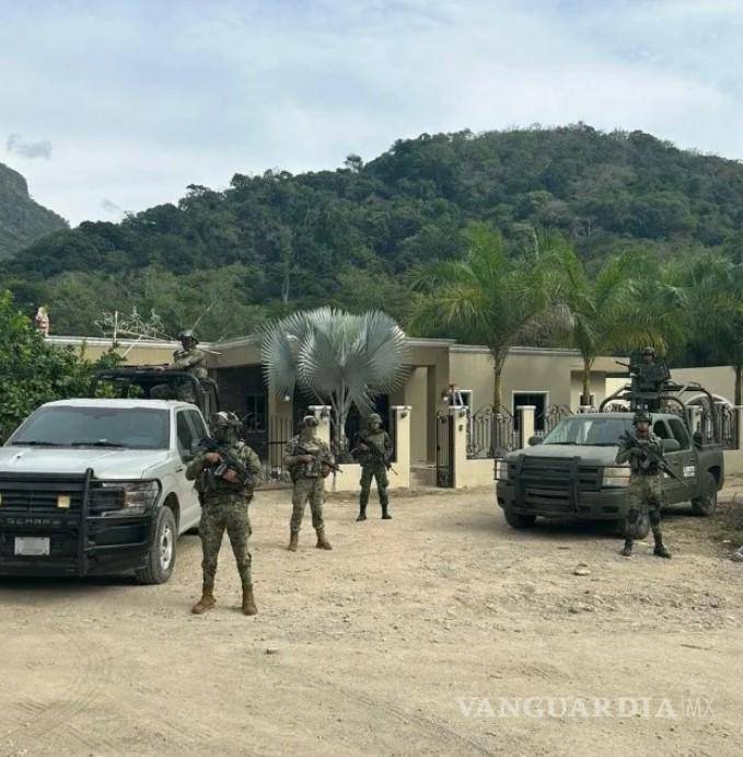 $!‘Exótico’ decomiso: incautan un jaguar, tres monos, 900 gallos y 30 autos de lujo al narco