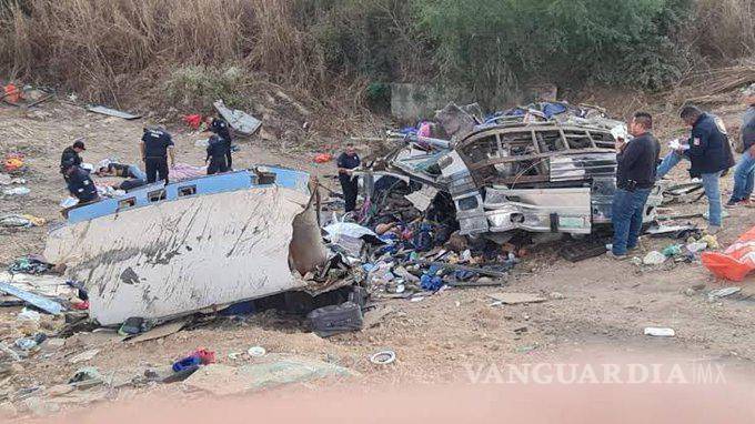 $!Migrantes de varios países entre víctimas de accidente de autobús en Nayarit