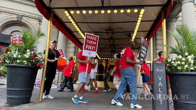 $!Van a huelga 10 mil trabajadores de hoteles en EU