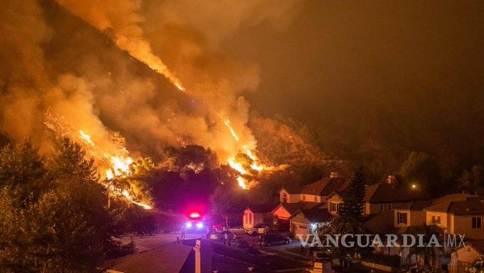 $!Van 33 muertos en tres estados por incendios forestales en EU