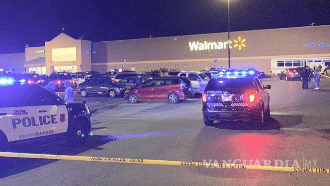$!La Policía fue alertada de los hechos a las 22:12 hora local del martes, cuando el supermercado Walmart todavía se encontraba abierto