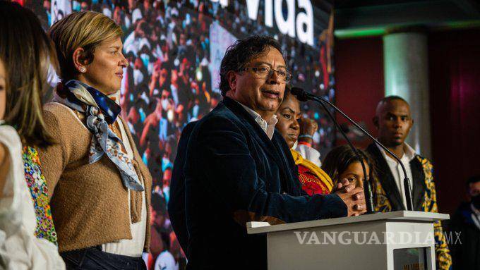$!El candidato celebró los resultados en sus redes sociales y calificó su ventaja como una “victoria para Dios, el Pueblo y su historia”