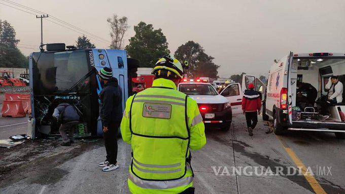 $!Tráiler provoca carambola en la México-Querétaro, hay decenas de heridos