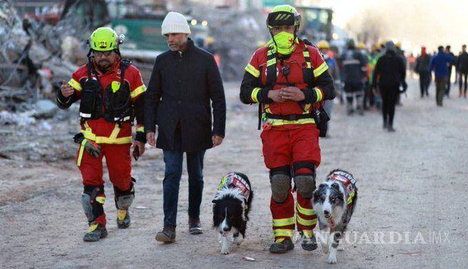 $!Brigadistas mexicanos han rescatado a tres personas vivas en Turquía