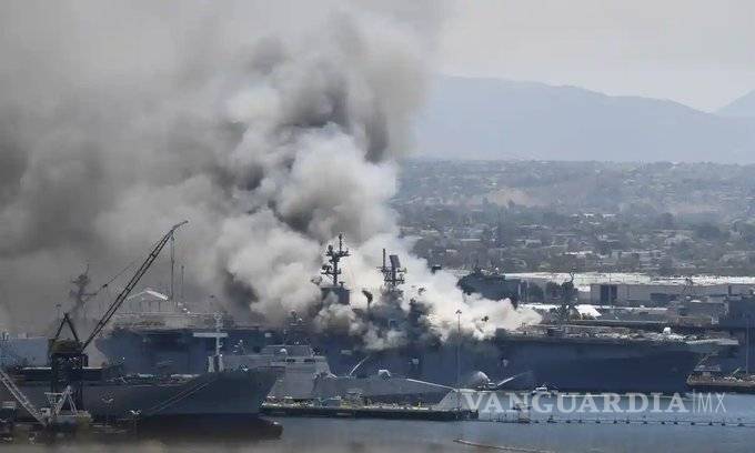 $!Incendio en portaviones en base naval de San Diego deja 18 marineros heridos