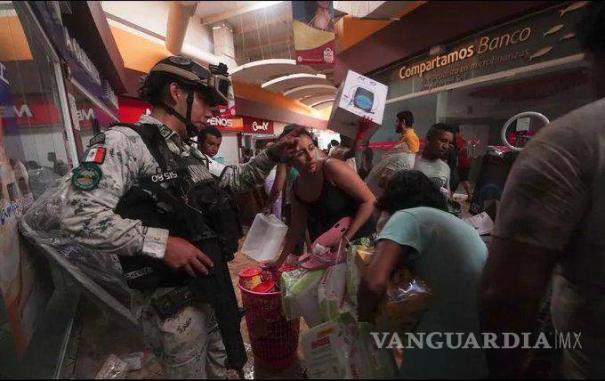 $!Reconoció que la gente en Acapulco sí estaba llevando a cabo en algunos lugares actos de saqueo porque era la emergencia