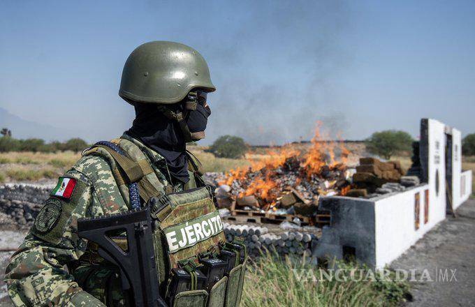 $!Incineran en Nuevo León más de una tonelada 800 kilos de droga