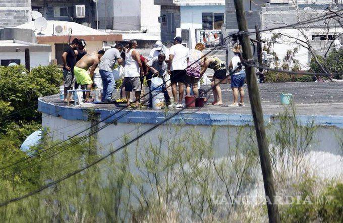 $!Mientras ciudadanos de Monterrey ‘ordeñan’ agua por escasez, campos de golf son regados con aspersores