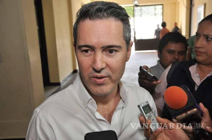 Exhiben con AMLO a José Ramón Gómez Leal, ex administrador de Aduanas en Tamaulipas