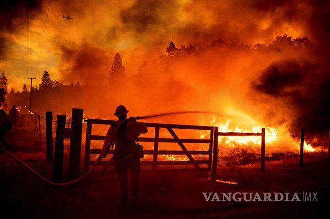 $!Fuego ya ha arrasado 5 mil 700 hectáreas en California