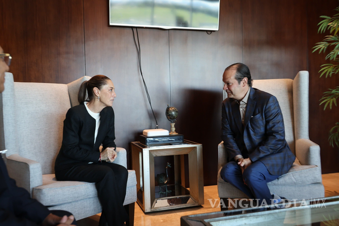 $!La presidenta de México, Claudia Sheinbaum, fue recibida hoy por el canciller panameño, Javier Martínez-Acha.