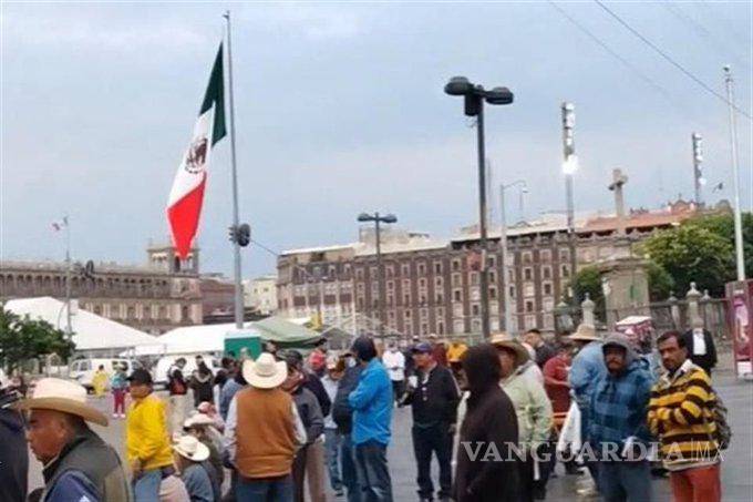 $!Los manifestantes llegaron en caravana a la Ciudad de México, después de salir el 6 de mayo de Cuernavaca