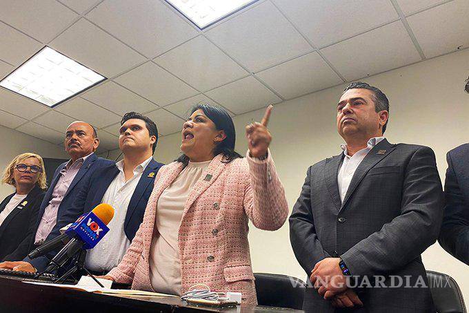 $!Dan plazo a la ‘sobrina’ de AMLO, Úrsula Salazar, para probar que no recibió “moches”