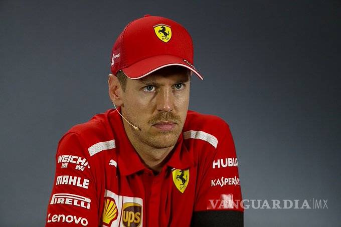 $!Vettel consideró una 'broma' la primera oferta de Ferrari para renovarlo