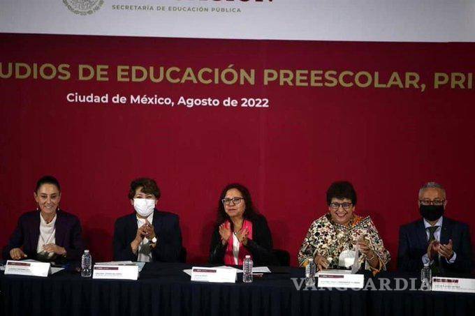 $!El anuncio se dio durante una ceremonia encabezada por la nueva titular de la dependencia, Leticia Ramírez, y la saliente, Delfina Gómez