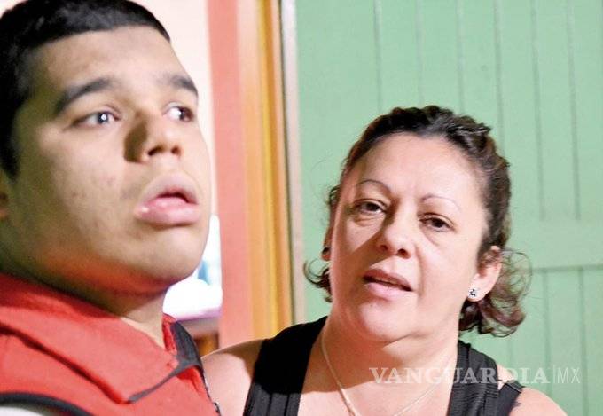 $!Madre pide eutanasia para su hijo con parálisis cerebral, de 22 años