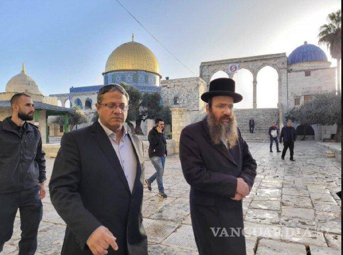 $!Ben-Gvir no solo se paseó por el lugar, sino que hizo declaraciones para desafiar a la organización palestina Hamás y adelantó que, en su condición de ministro, visitará el complejo a menudo