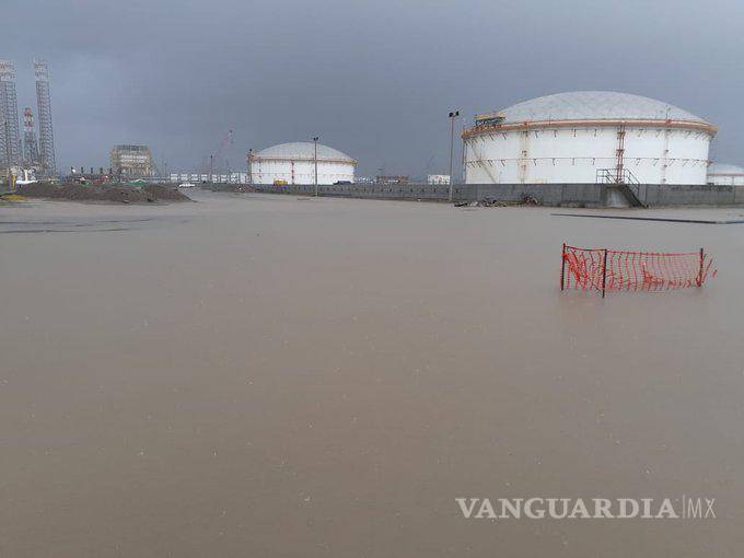 $!Paraíso, en Tabasco, bajo el agua; culpan a refinería Dos Bocas por inundación