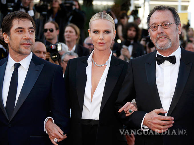 $!Charlize Theron y Sean Penn mantienen distancia en Cannes