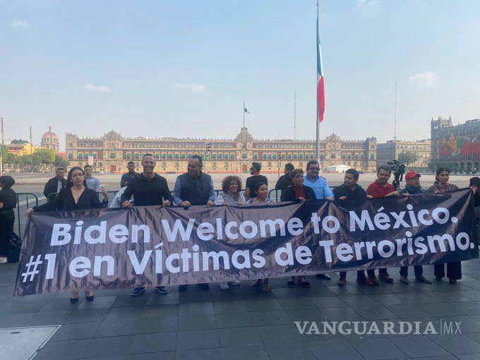 $!Colectivos de Madres Buscadoras de distintos estados del país han reprochado que López Obrador se niega a atenderlas en Palacio Nacional