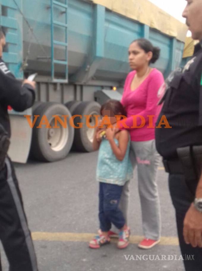 $!Rescatan a menor que robaron en Parras, Coahuila