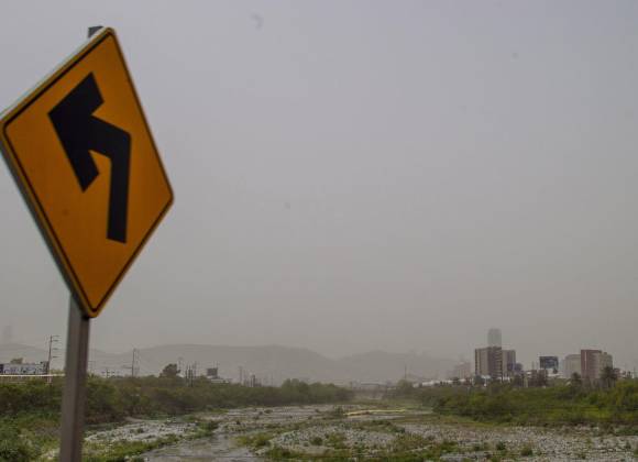 Polvo del desierto de Coahuila provoca mala calidad del aire en Nuevo León