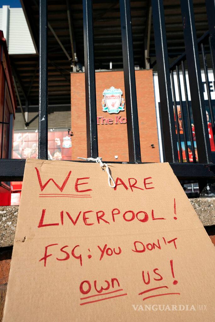 $!Fanáticos protestan por la creación de la Superliga