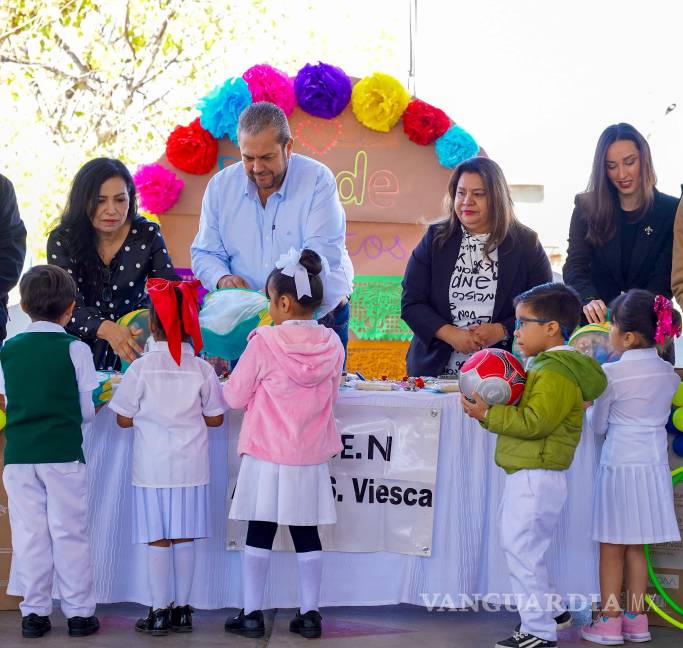 $!El apoyo beneficiará a 235 alumnos, fortaleciendo su aprendizaje tecnológico y artístico.