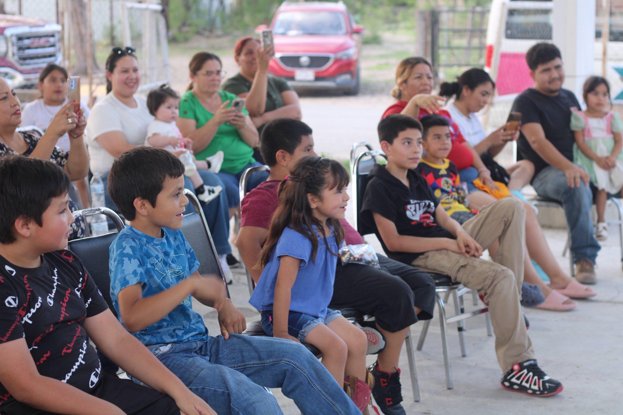 Coahuila: DIF Guerrero lleva festejos del Día del Niño a ejidos y colonias