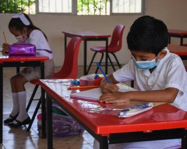 Aunque El Salvador no cuenta con datos de tendencia recientes para este indicador, estimaciones disponibles lo ubican alrededor de 50%, es decir, 12 puntos porcentuales por encima de México.