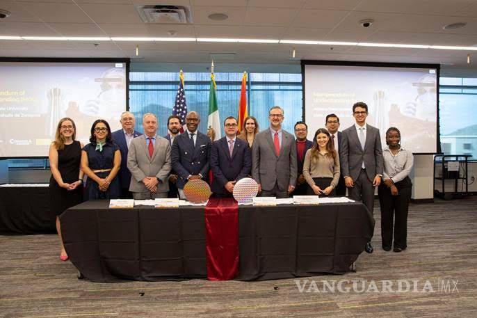 $!Representantes del Gobierno de Coahuila se reunieron con autoridades, académicos y empresarios para analizar oportunidades de colaboración.