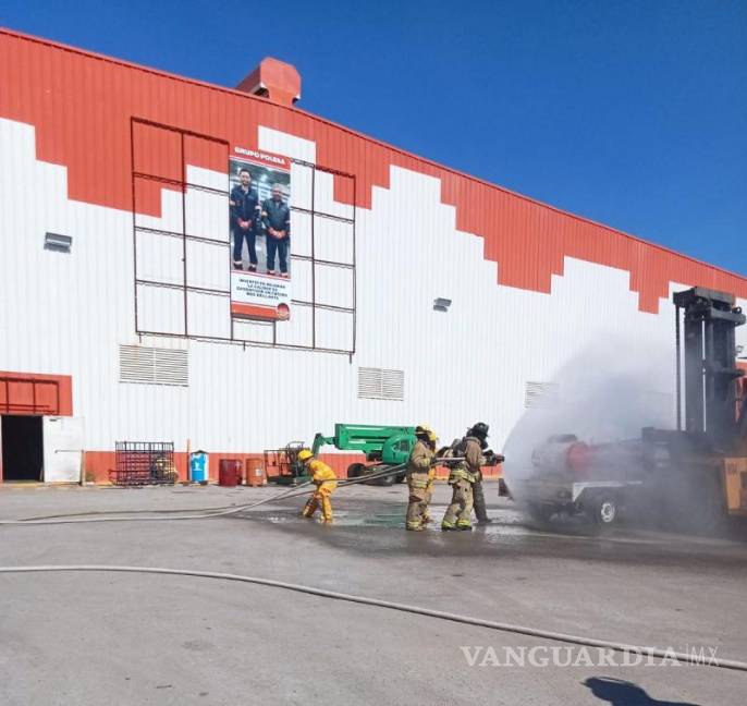 $!Elementos de Protección Civil de Frontera participaron en un simulacro de incendio en la empresa Polesa.